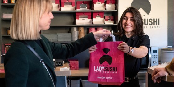 Sushis au frigo : comment bien conserver les sushis après achat ou livraison ?