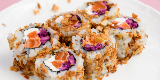 Lady Pink : sushi croustillant au saumon tataki signé Lady Sushi